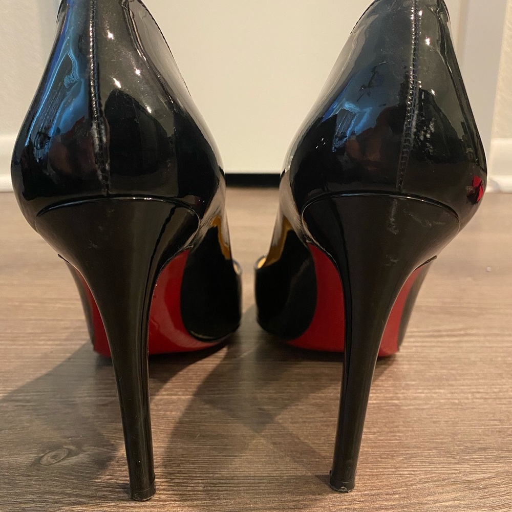 Christian Louboutin Black Patent Red Sole Pump - Picture 3 of 5